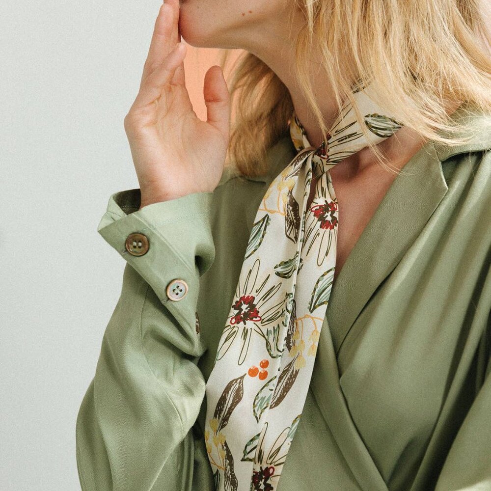 NWT Lost Pattern NYC Forest Charm Silk Skinny Scarf – Vanilla - Picture 4 of 4